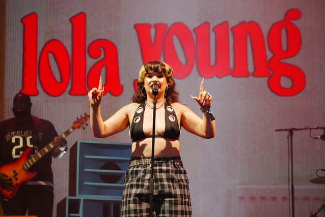 The performance comes after she announced in September last year that she would be “going away for a while” and cancelled her tour dates after she collapsed on stage during a New York concert.