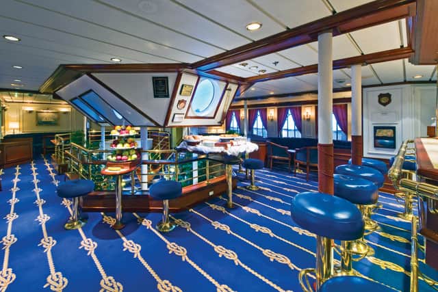 On day one, during his introductory talk, our cruise director Peter mentions the mast climb, saying: “Without being up there (in the crow’s nest), you haven’t really been onboard.”