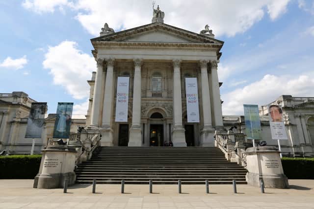 The heirs and great-grandchildren of Samuel Hartveld will receive the work, which the art collector left behind in May 1940 in Antwerp after he fled Belgium with his wife, the Government announced on Saturday.