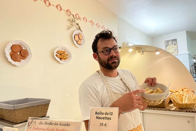A sweet smell guides my feet towards the intriguing Les Navettes des Accoules bakery.