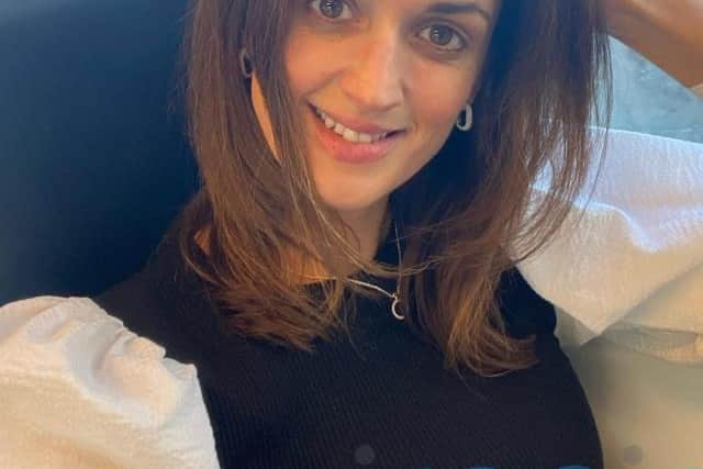 Despite this, in March 2021, at age 39, she gave birth to her daughter, and decided to launch the app on the same day.