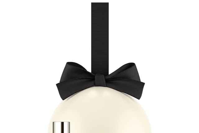 Containing a bath and shower gel infused with this year’s limited edition scent, this sparkling sphere is bursting with raspberry and candied fruit notes.
