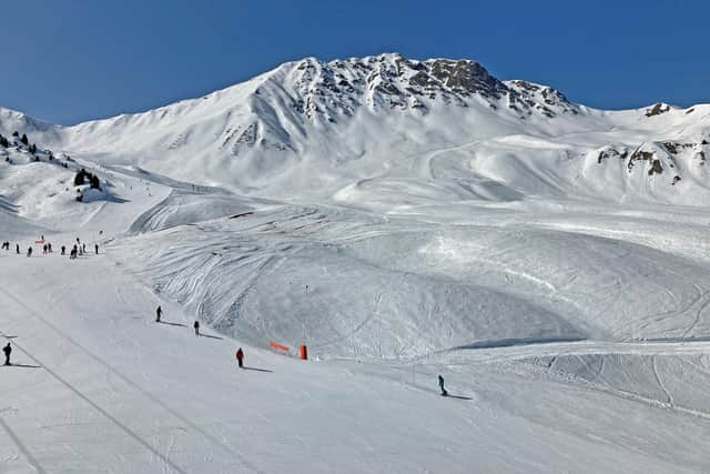 We’ve been able to dodge school holidays by going in March. February half term is the worst, with 20-minute-plus lift queues and slopes dominated by snakes of children forming wobbly caterpillar-like paths following the red-uniformed ESF instructors, while adrenalin junkies tear down the red and black runs.