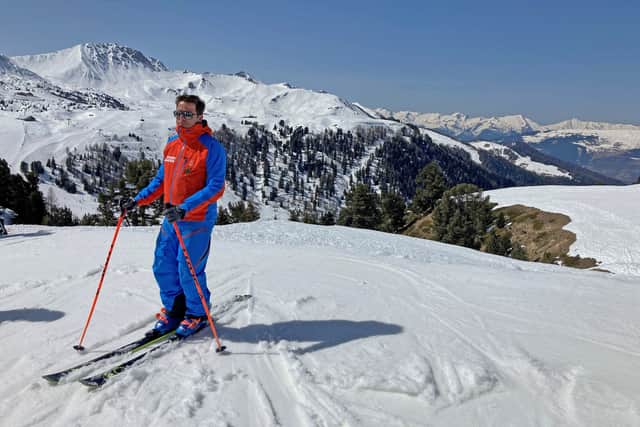 They also wouldn’t mix snowboarders and skiers in a lesson because the techniques are so different, he says.