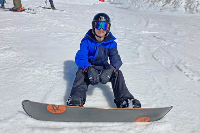 The flatter pockets can be a bit of a grind for boarders, who have to take a foot off their board to scoot to their destination, while skiers can just use their poles. I’m told that snowboarding injuries can also be more serious, as the boots don’t naturally come out of their bindings if you catch an edge or have a collision.
