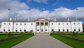 &Aacute;ras an Uachtar&aacute;in