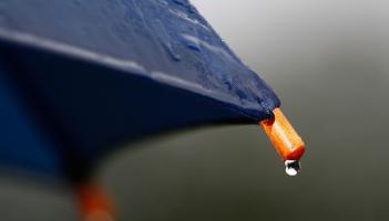 LIVE: Met Éireann forecasts rise in temperatures but don't put away the umbrella just yet!