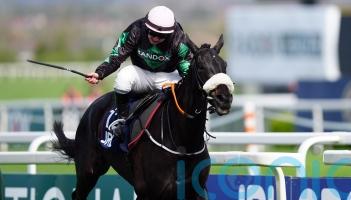 Strong Leader to kick off campaign in bet365 Hurdle