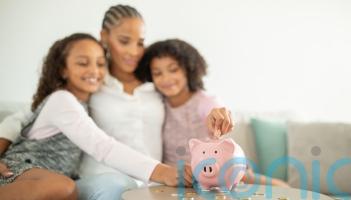 5 things parents should teach their kids about money