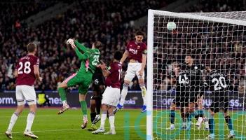 Man City watch Premier League title bid falter after being held by West Ham