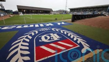 Dundee&rsquo;s added-time double stuns United and earns a derby draw