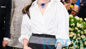 Anne Hathaway praises &lsquo;unbelievable&rsquo; co-star Meryl Streep