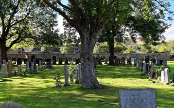 10 things to consider when buying a headstone 