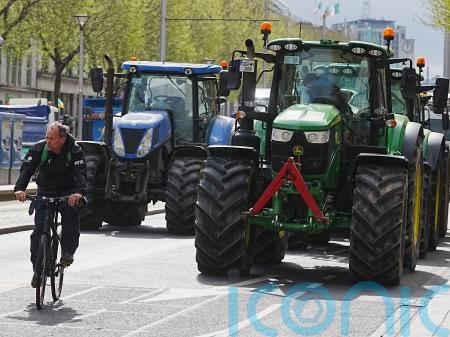 Fuel protesters causing gridlock in Dublin suggest more demonstrations next week