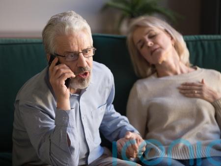 7 dos and dont&rsquo;s when you spot someone having a stroke