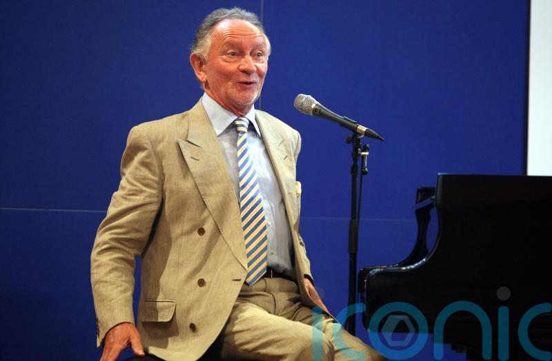 Musician Coulter tells of pride as he is given freedom of town he loved so well