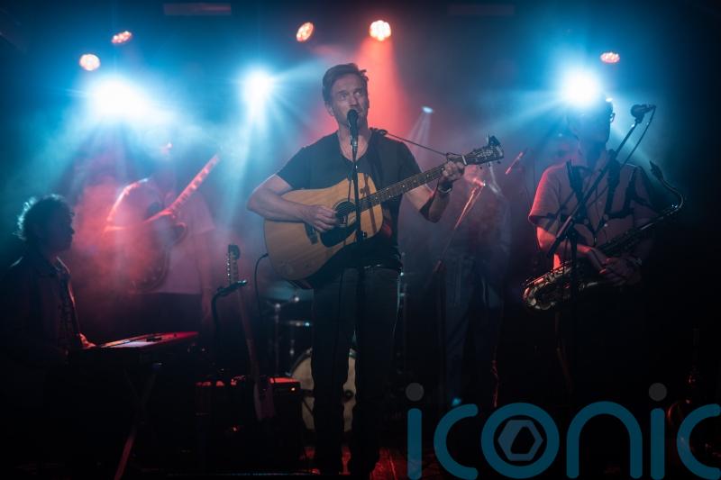 British actor Damian Lewis announces new tour dates and release of second album