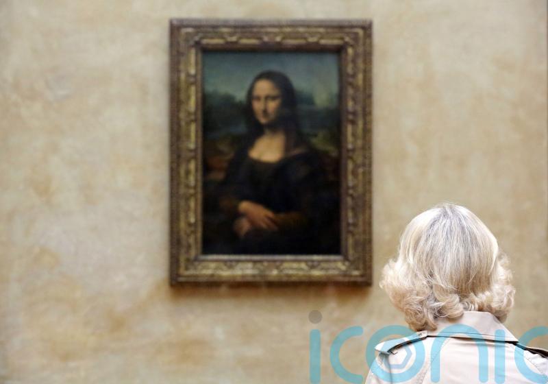 Protesters throw soup at Mona Lisa in Paris