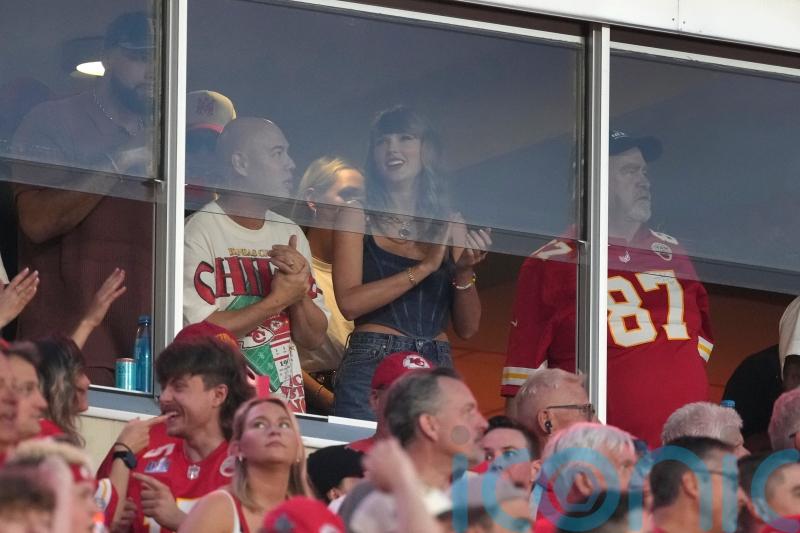 Taylor Swift cheers on Kansas City Chiefs star Travis Kelce on NFL opening night