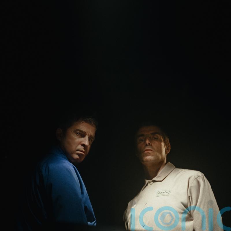 Liam and Noel Gallagher pictured together for first time since tour announced