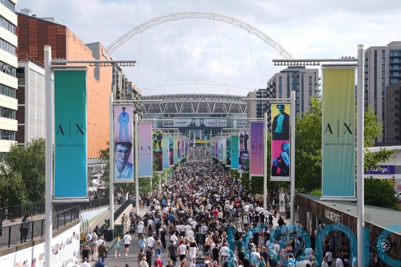 Oasis fan who fell to death at gig suffered ‘multiple bodily injuries’ – inquest