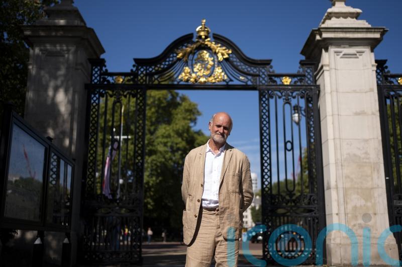 Sculptor aims to capture ‘grace and dignity’ of late Queen for national memorial