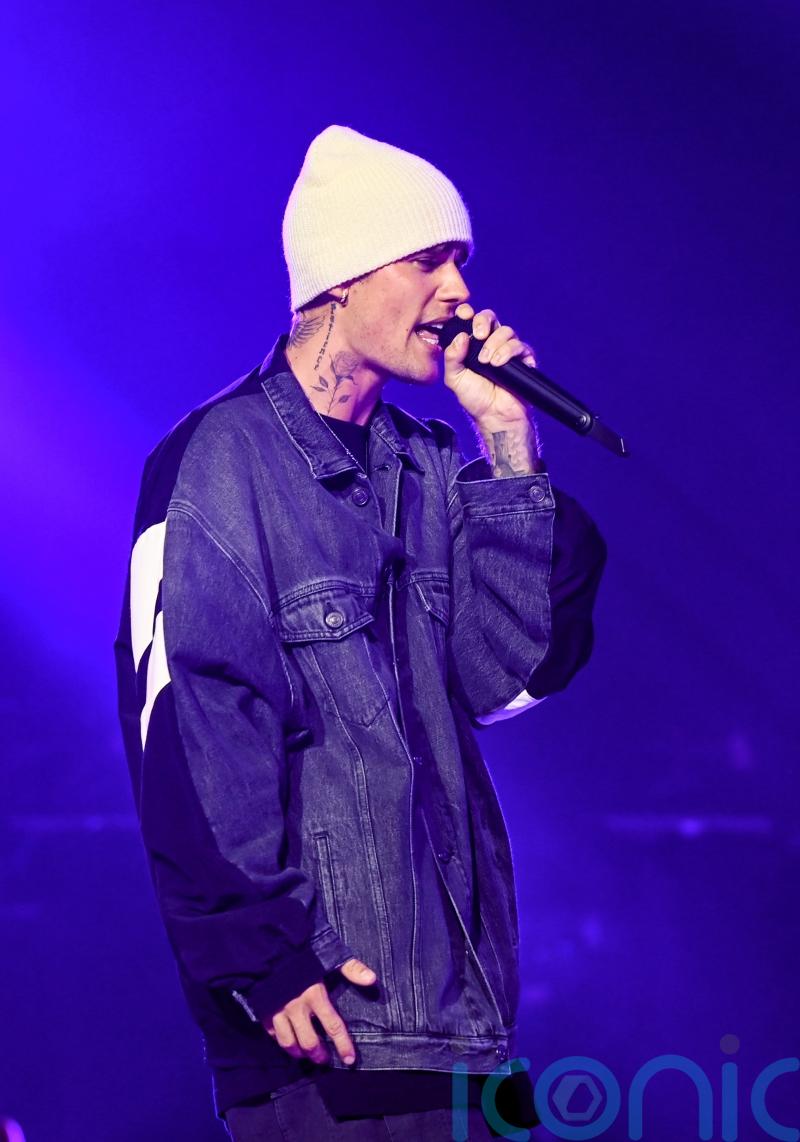 Justin Bieber films impromptu music video in Dundee bar