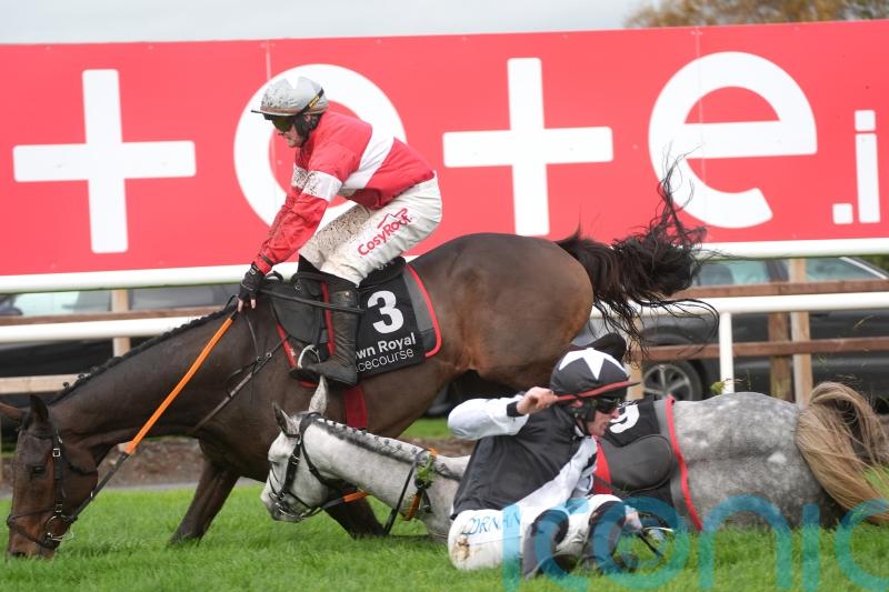 Down Royal drama sees Elliott pair exit at the last