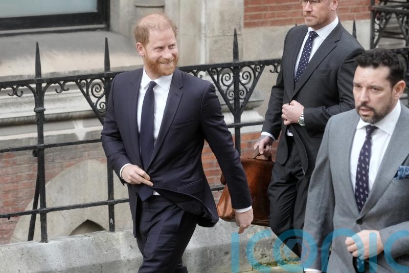 Harry &lsquo;ready&rsquo; to give evidence earlier in Mail publisher trial &ndash; source