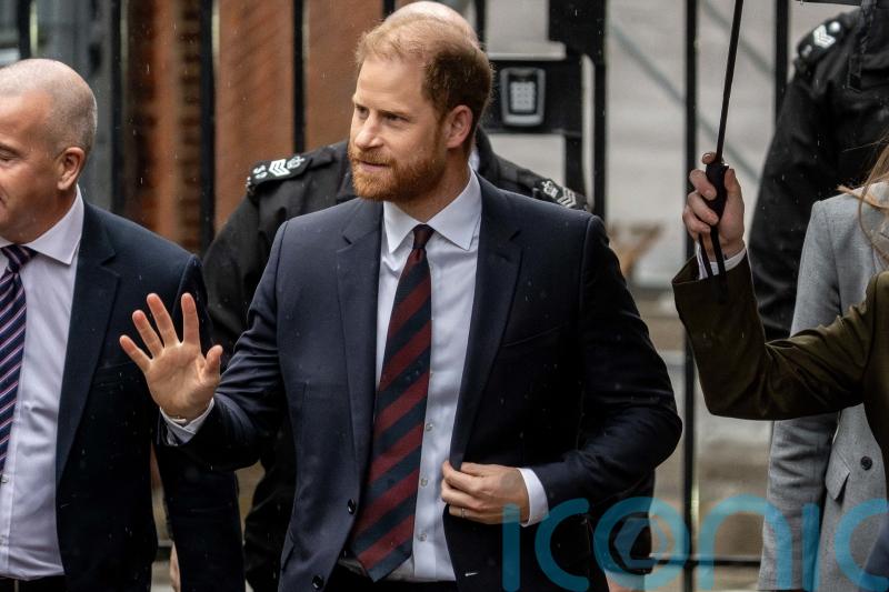 Harry denies having &lsquo;leaky&rsquo; social circles in battle with Daily Mail publisher