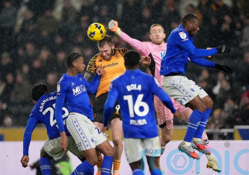 Hull held at home by managerless Watford