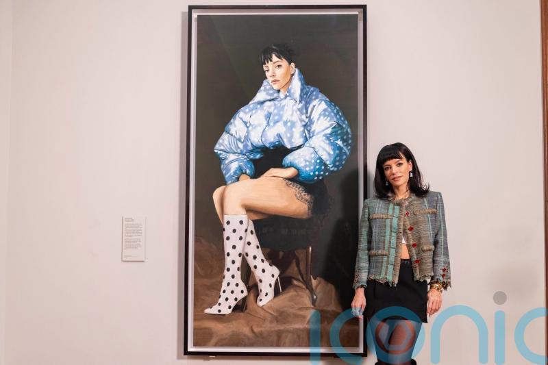 Lily Allen&rsquo;s West End Girl portrait goes on display at National Portrait Gallery