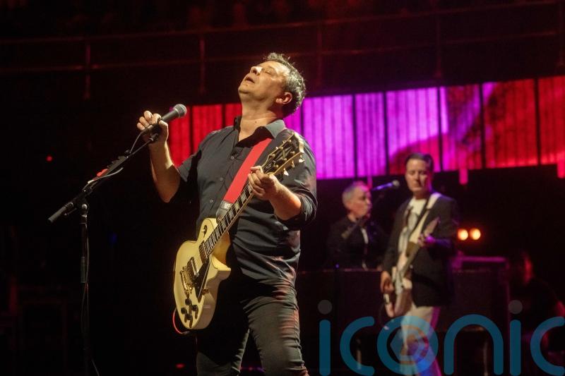 Manic Street Preachers cover The Cure at London gig