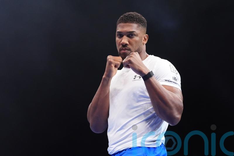 Anthony Joshua on track to fight Tyson Fury in November &ndash; Eddie Hearn