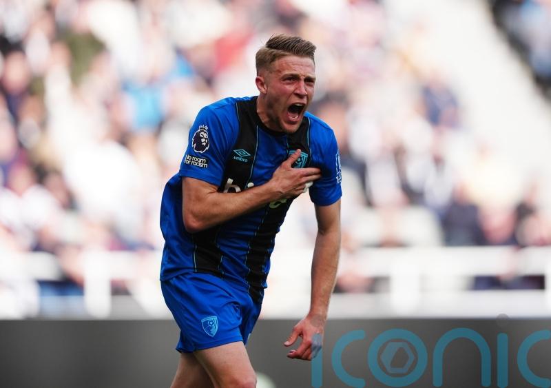Bournemouth win at Newcastle to increase pressure on former boss Eddie Howe